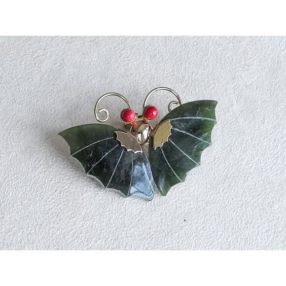 Vintage Jade Red Coral Butterfly Moth Brooch Pin Small Gold Tone Metal Carved - Picture 4 of 6